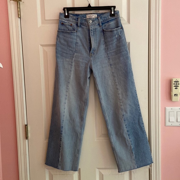 Abercrombie Ultra High Rise Cropped Wide Leg Jeans - Picture 2 of 3